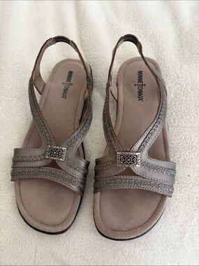 Minnetonka Galina slingback sandals featuring a pewter sz 8 women’s
